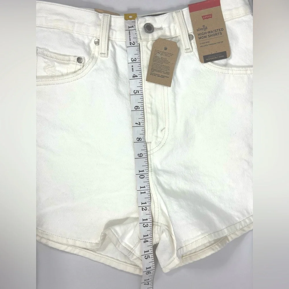 LEVI'S WHITE DENIM HIGH WAIST MOM SHORTS - Picture 5 of 9